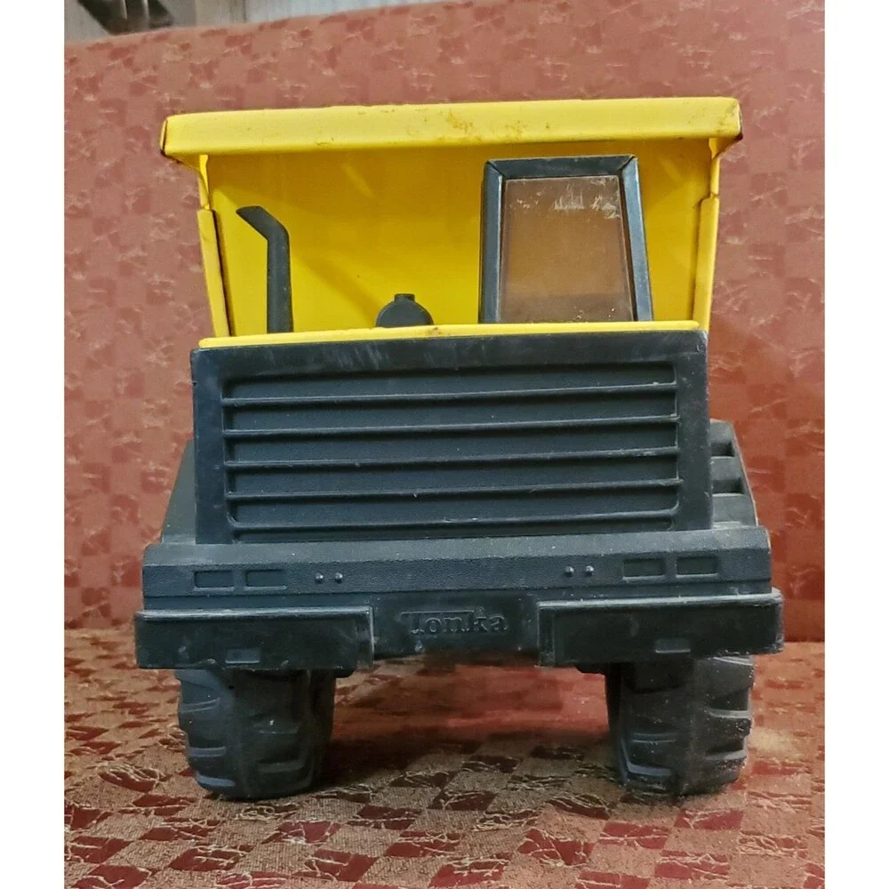 Vintage 1993 Tonka XMB-975 Construction Dump Truck Pressed Steel Yellow Black